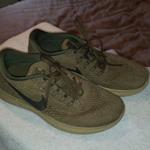 Nike Free RN army Green women's sneakers size 9